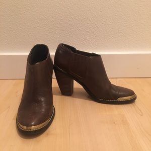 Dolce vita brown leather block heel bootie